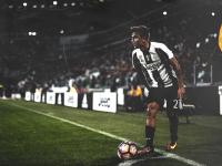 IM电竞官网入口-卡马文加教科书级掌控中场，法国对阵多特蒙德战术解析