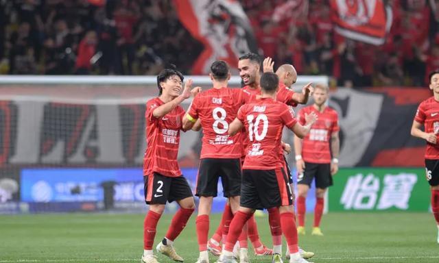 关于热血对抗!两支顶尖球队将在球场上激战的信息 关于热血对抗!两支顶尖球队将在球场上激战的信息