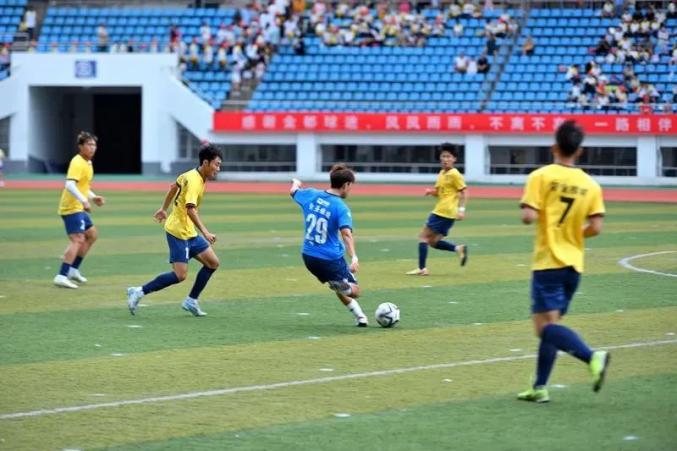 关于热血对抗!两支顶尖球队将在球场上激战的信息 关于热血对抗!两支顶尖球队将在球场上激战的信息