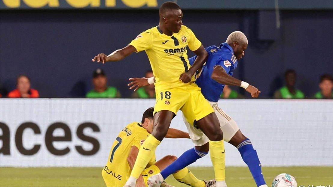 赫罗纳门将神勇扑救，助球队逼平对手的简单介绍