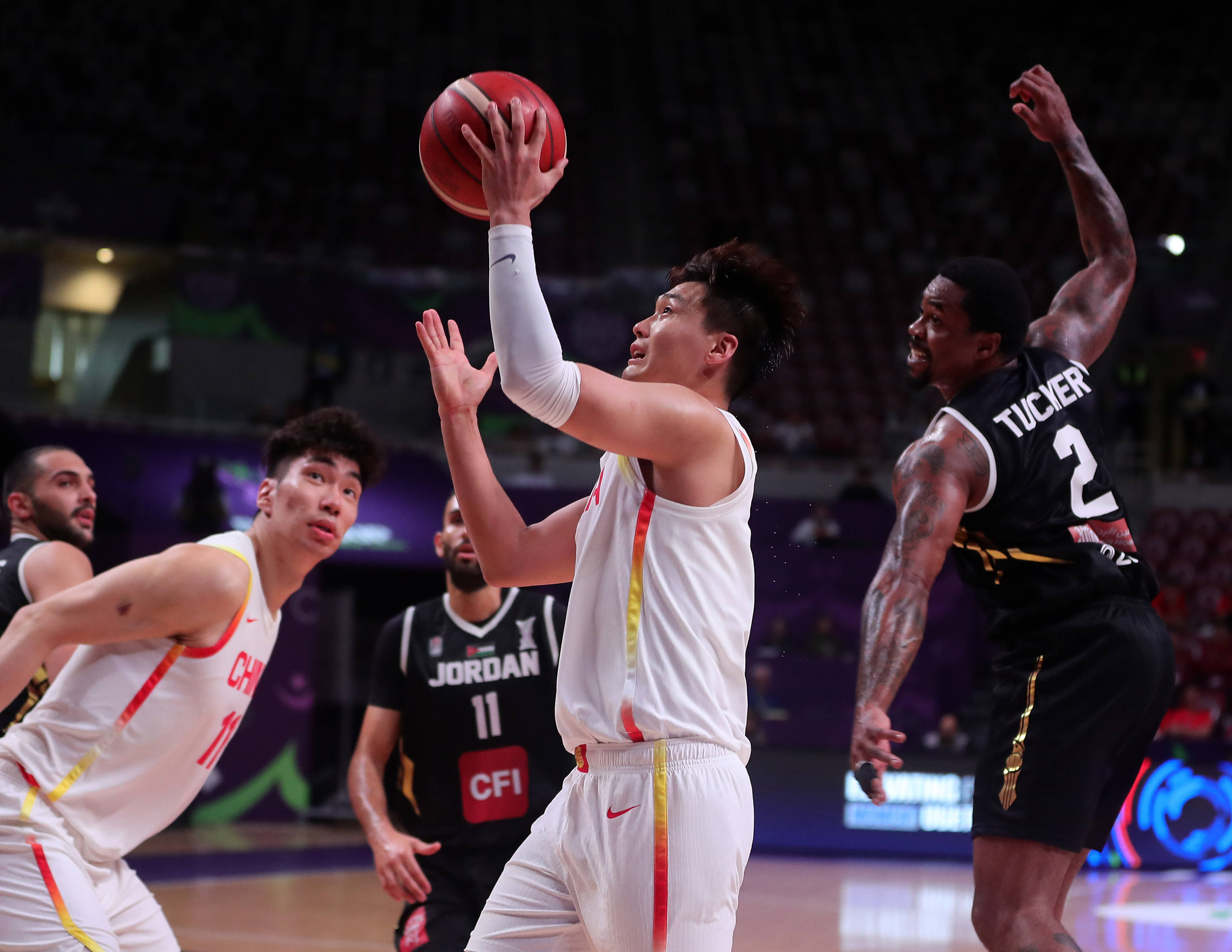 亚洲杯篮球赛：中国队擒获连胜，晋级决赛