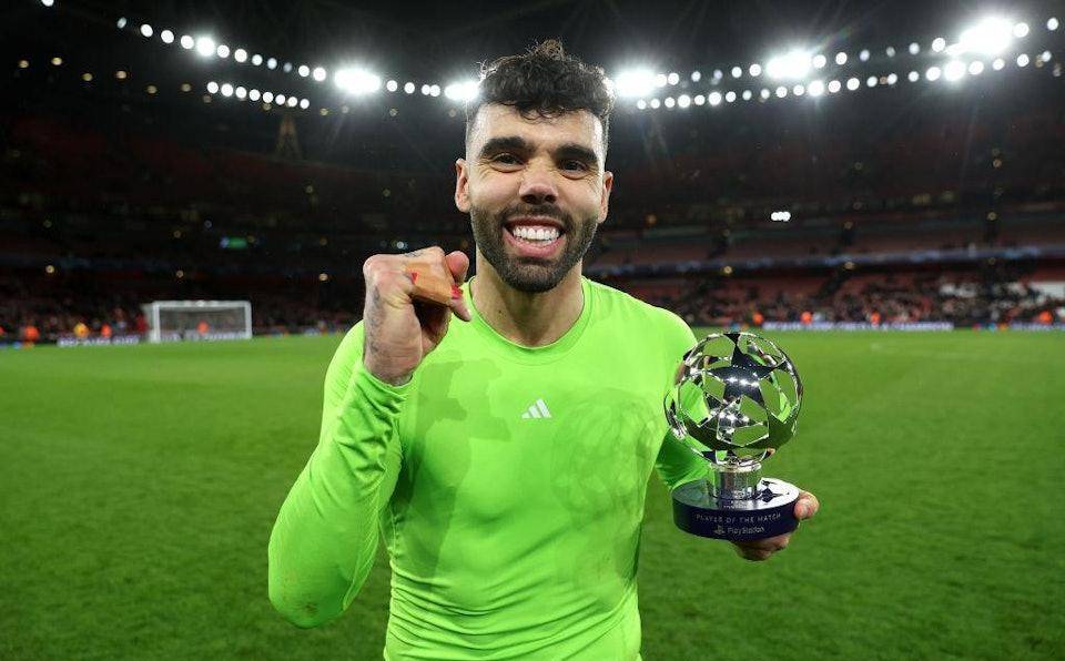 阿森纳门将连续扑救，表现稳定护住球门