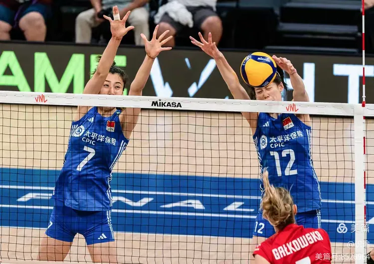 红军客场大获全胜，领先晋级赛道