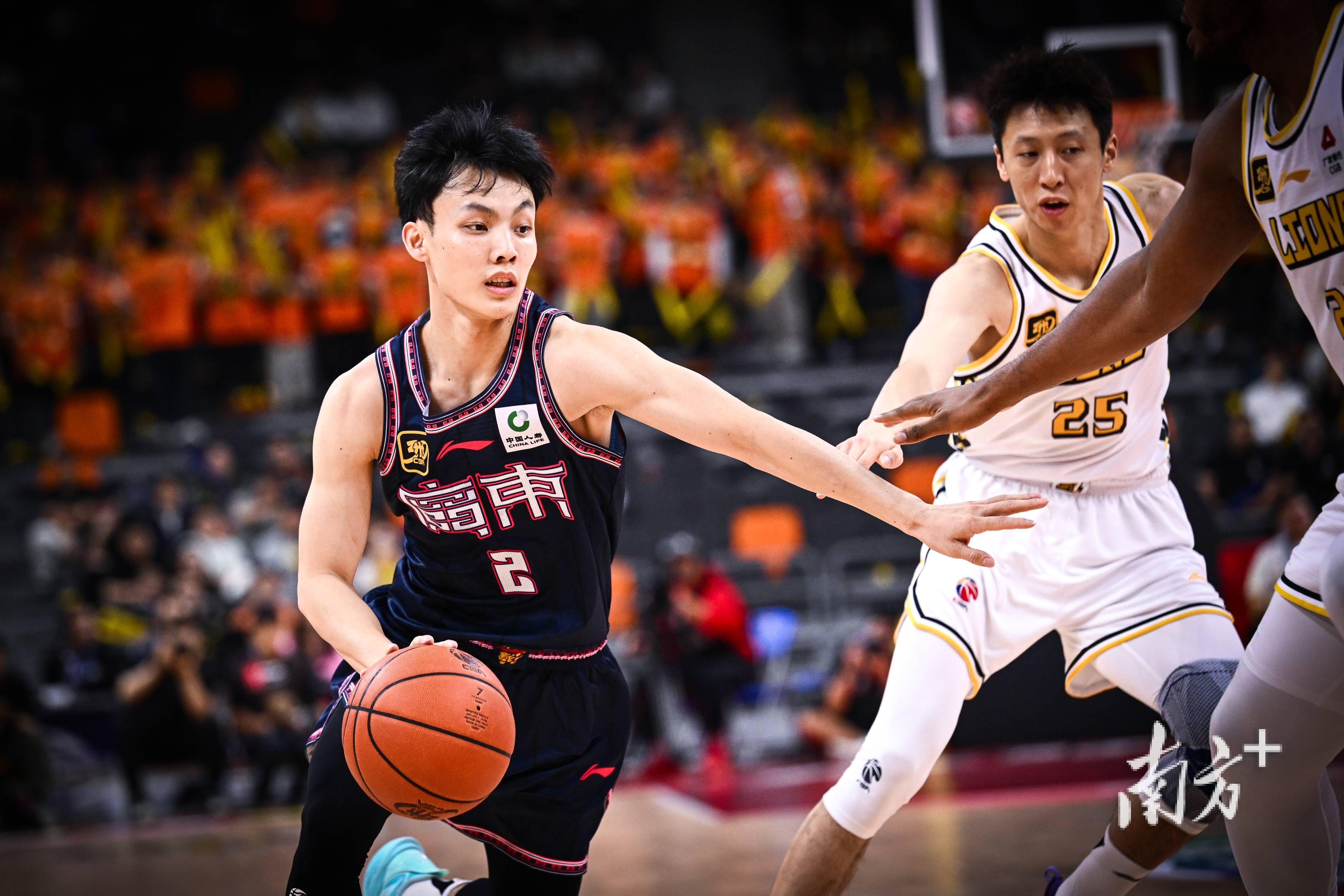 广东队主场大比分战胜对手,实现六连胜 广东队主场大比分战胜对手,实现六连胜