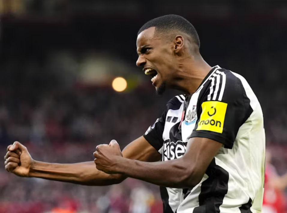 埃弗顿击败费耶诺德保持英超前十位置