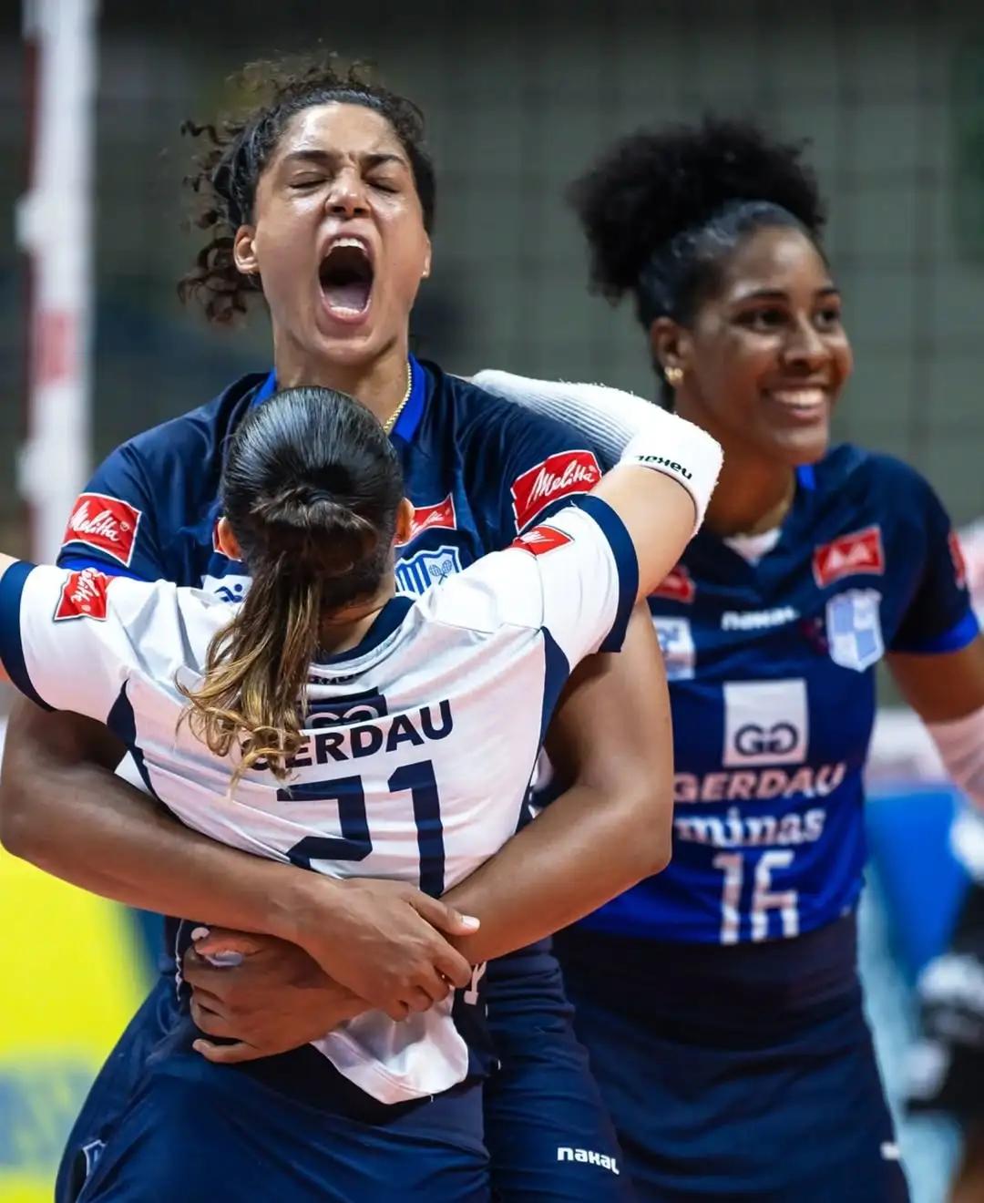 意大利女子击剑选手实现三连胜,晋级半决赛的简单介绍 意大利女子击剑选手实现三连胜,晋级半决赛的简单介绍