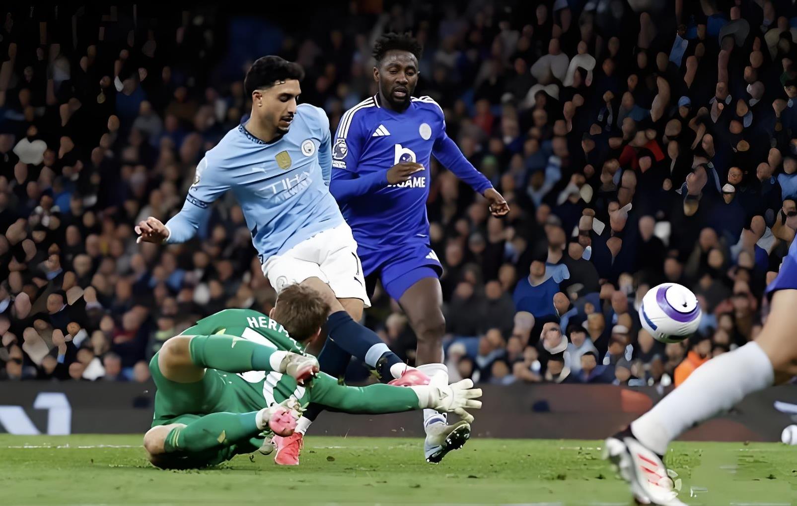 包含足球赛场悬念无限,球队实力逐步显露的词条 包含足球赛场悬念无限,球队实力逐步显露的词条