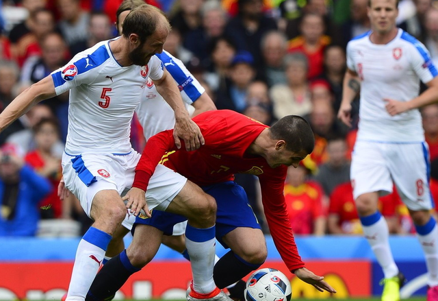 苏格兰主场大胜暂时保持第一