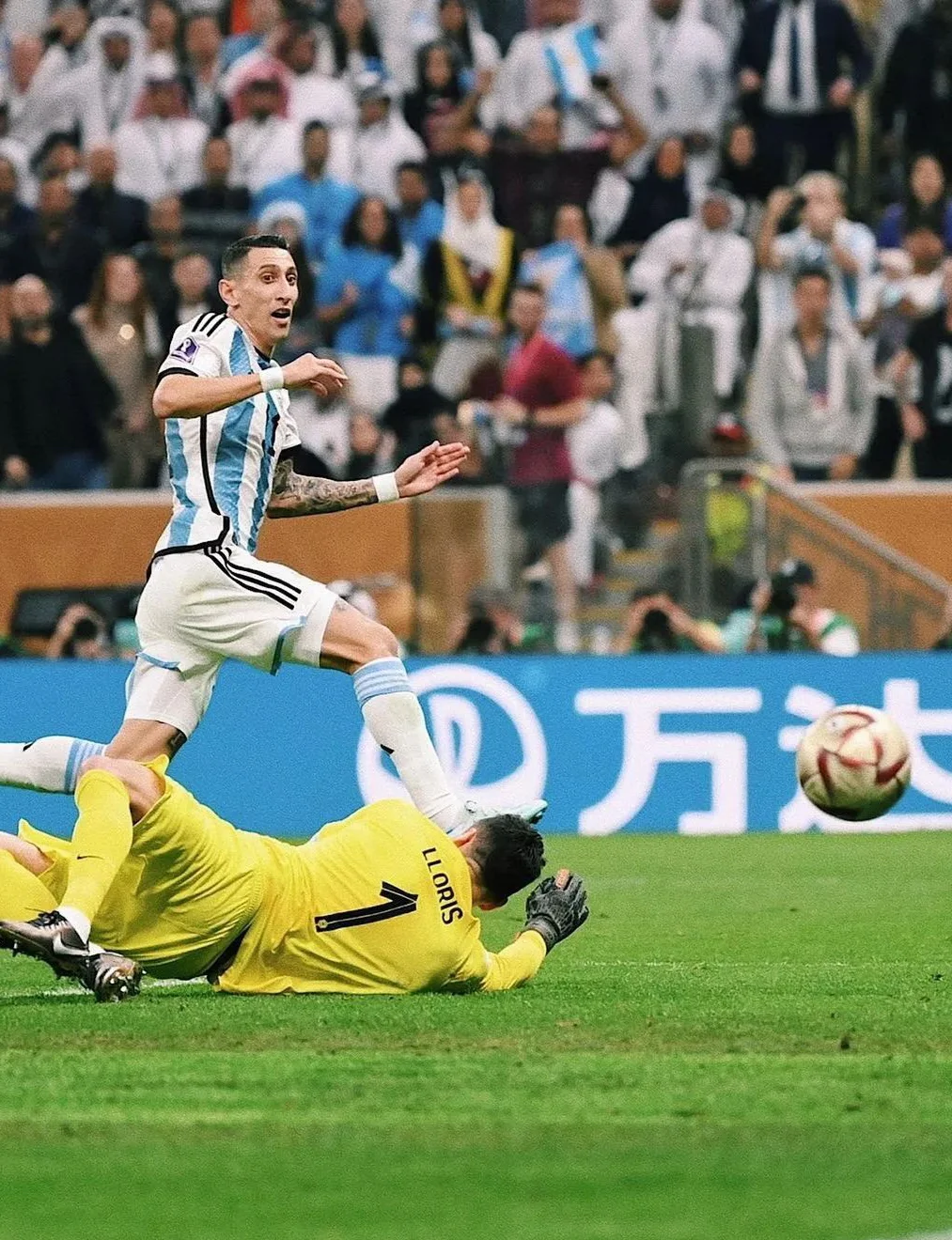 阿根廷女足守门员连续扑出点球，帮助球队获胜