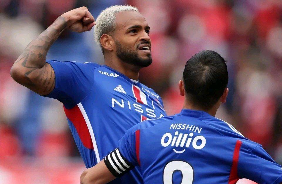 东亚足球赛事中出现令人瞩目的高光时刻 东亚足球赛事中出现令人瞩目的高光时刻