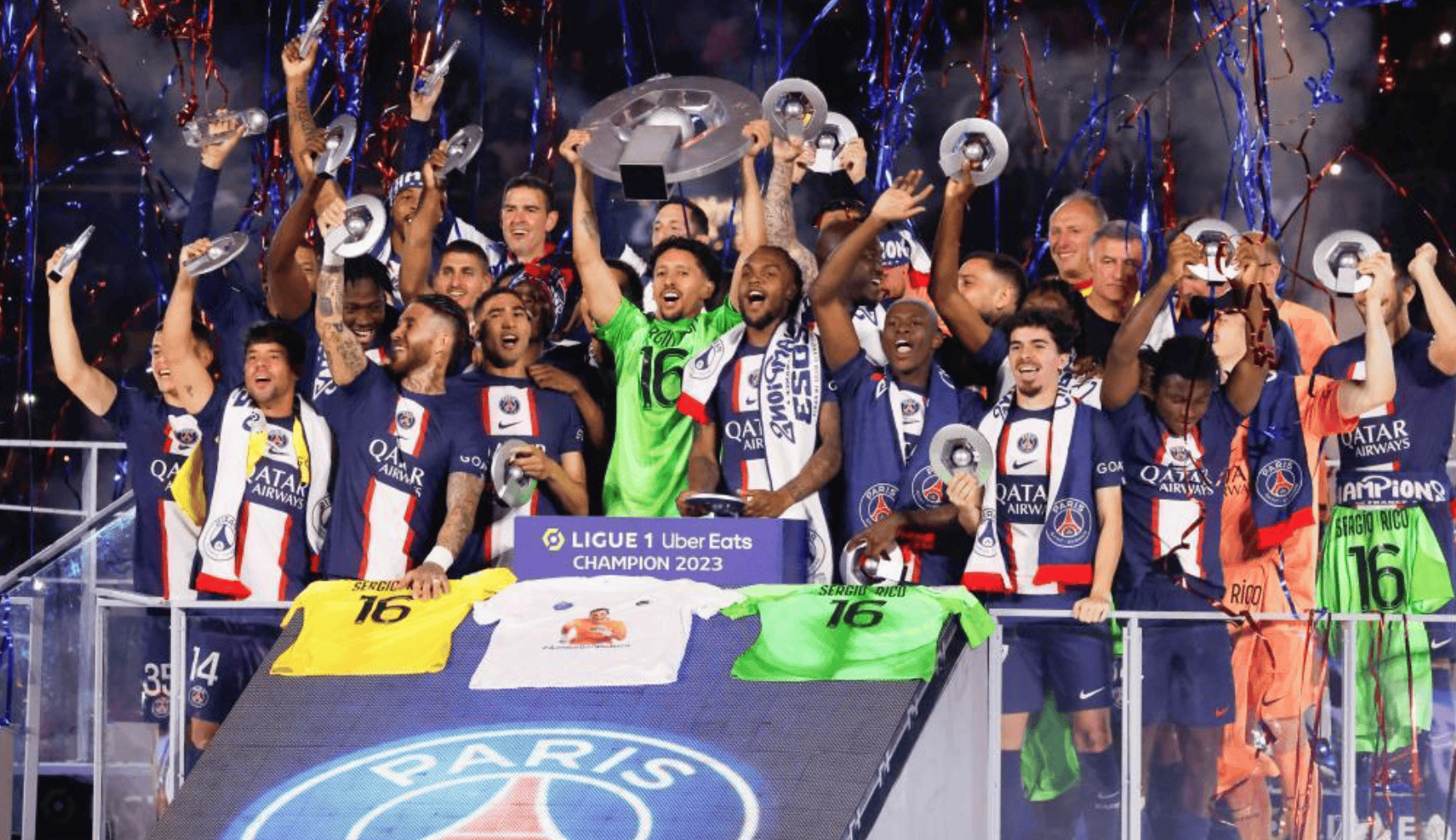 德国队大获全胜,赢得了比赛 德国队大获全胜,赢得了比赛