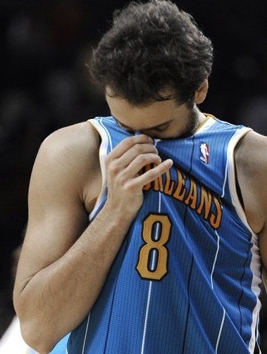 包含贝里主场失利，阻碍晋级希望的词条