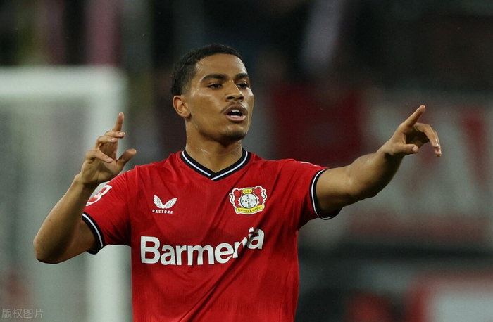 沙尔克压哨绝杀，夺下关键三分重回榜首的简单介绍