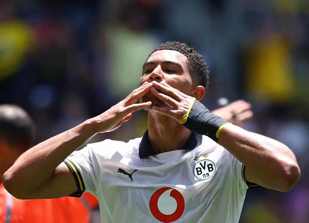 包含智利完胜多特蒙德，阿尔瓦雷斯三分雨点燃全场的词条