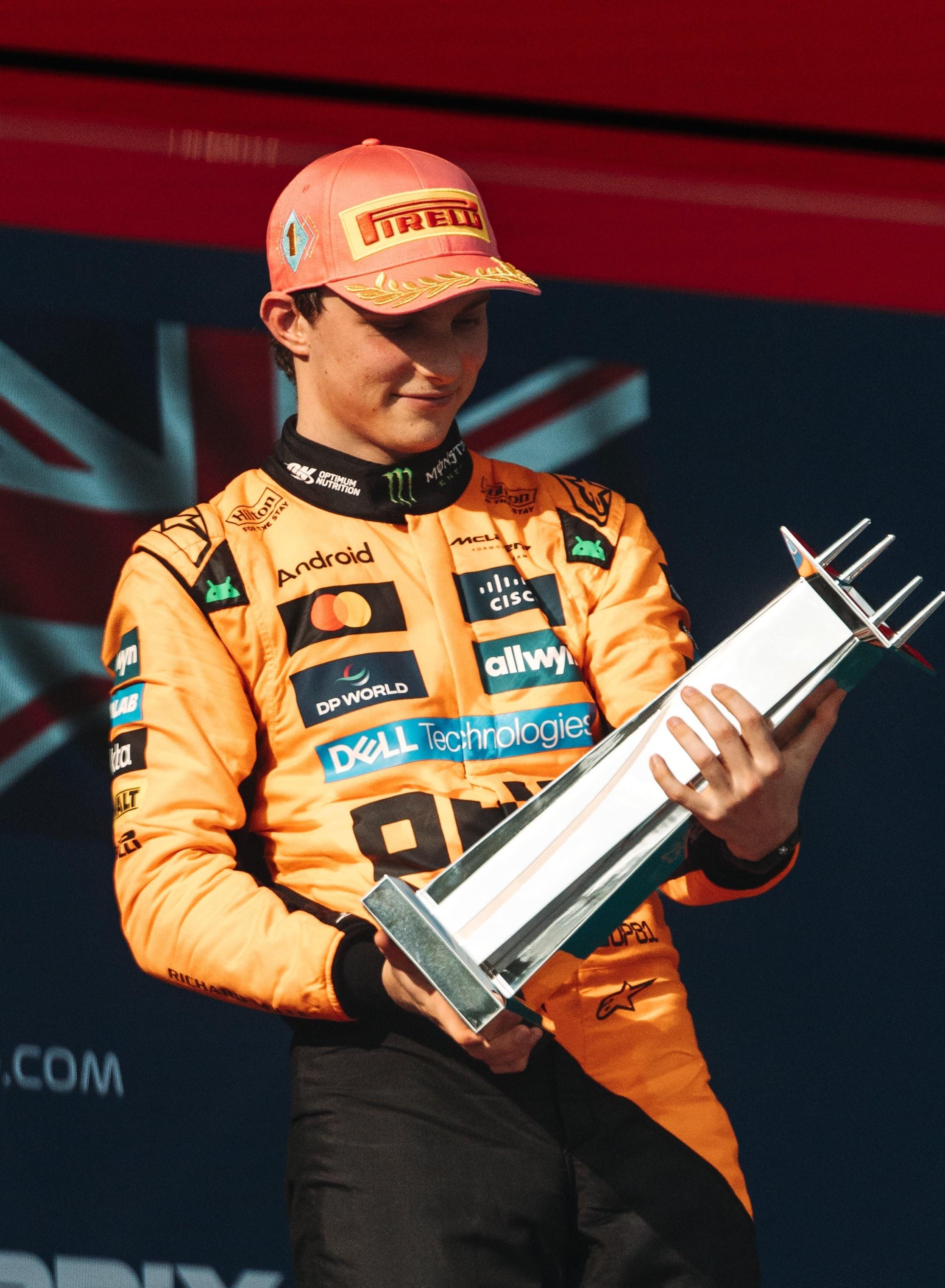 哈斯车队碾压迈凯伦,拉塞尔带队取胜 哈斯车队碾压迈凯伦,拉塞尔带队取胜